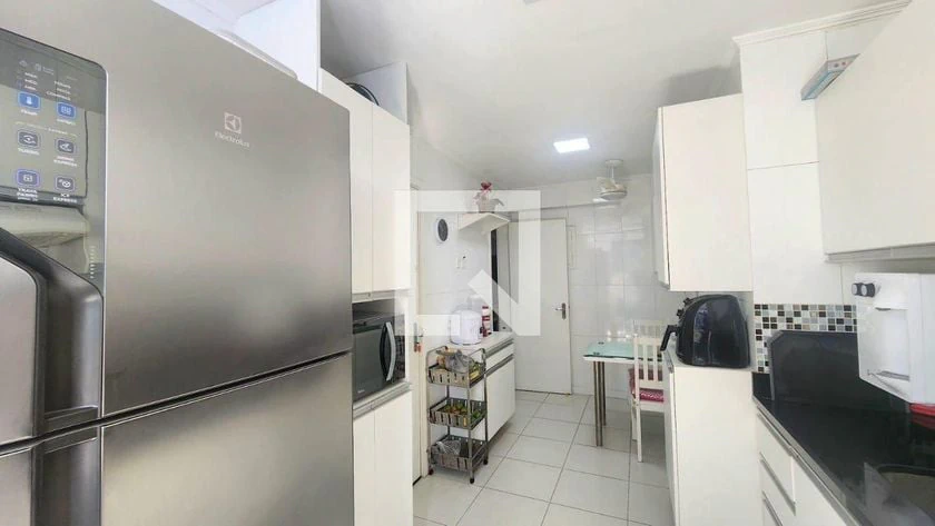 Home office in a 4-bedroom apartment, 220 m² — photo 7