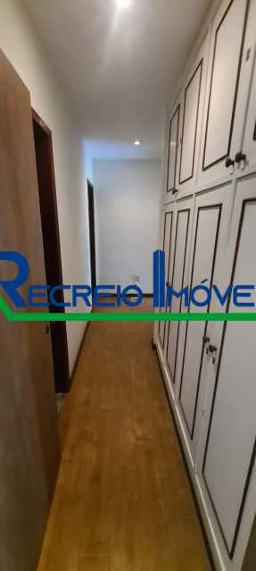 665 m² house with 5 bedrooms, 3 en-suites and 15 parking — photo 15