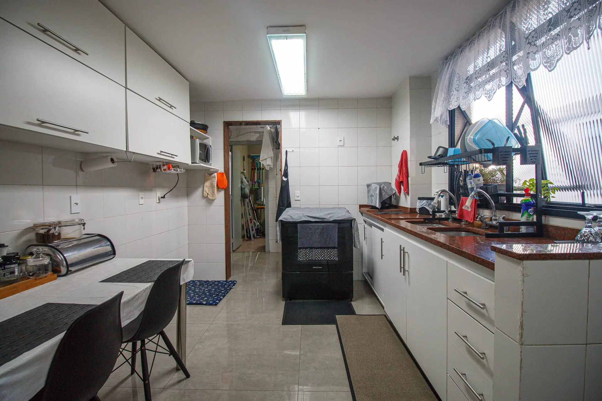 Furnished 2-bedroom apartment with 2 bathrooms and pet-friendly policy — photo 22
