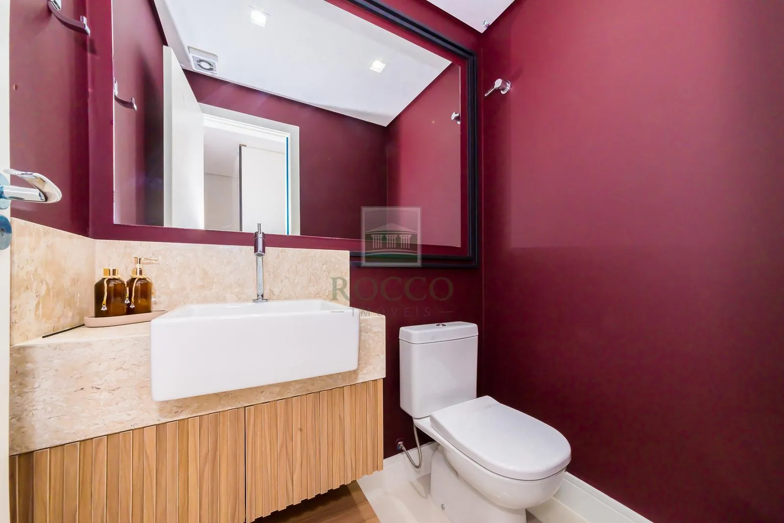 Furnished 1-bedroom apartment with 2 bathrooms — photo 13