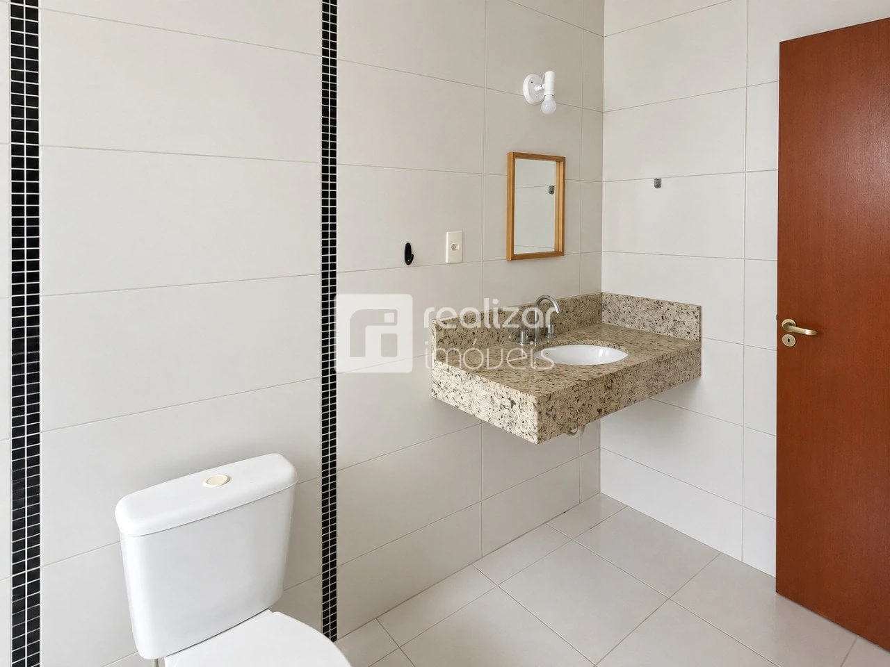 160 m² house with a bathtub and floor-to-ceiling windows — photo 7