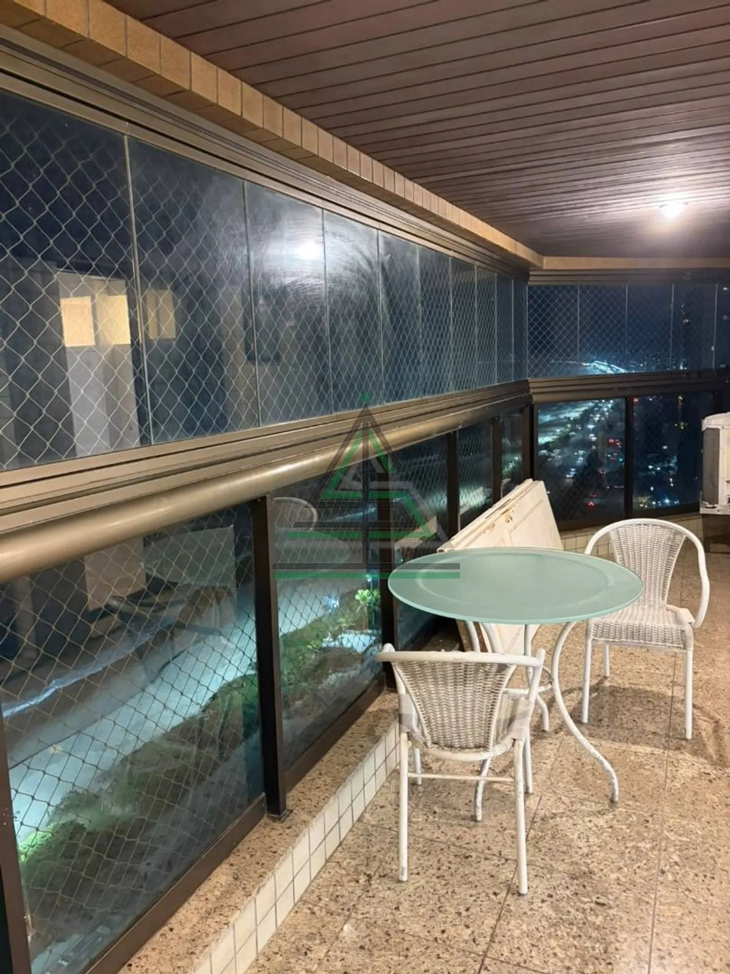 Apartment on the 21st floor with a home office — photo 15