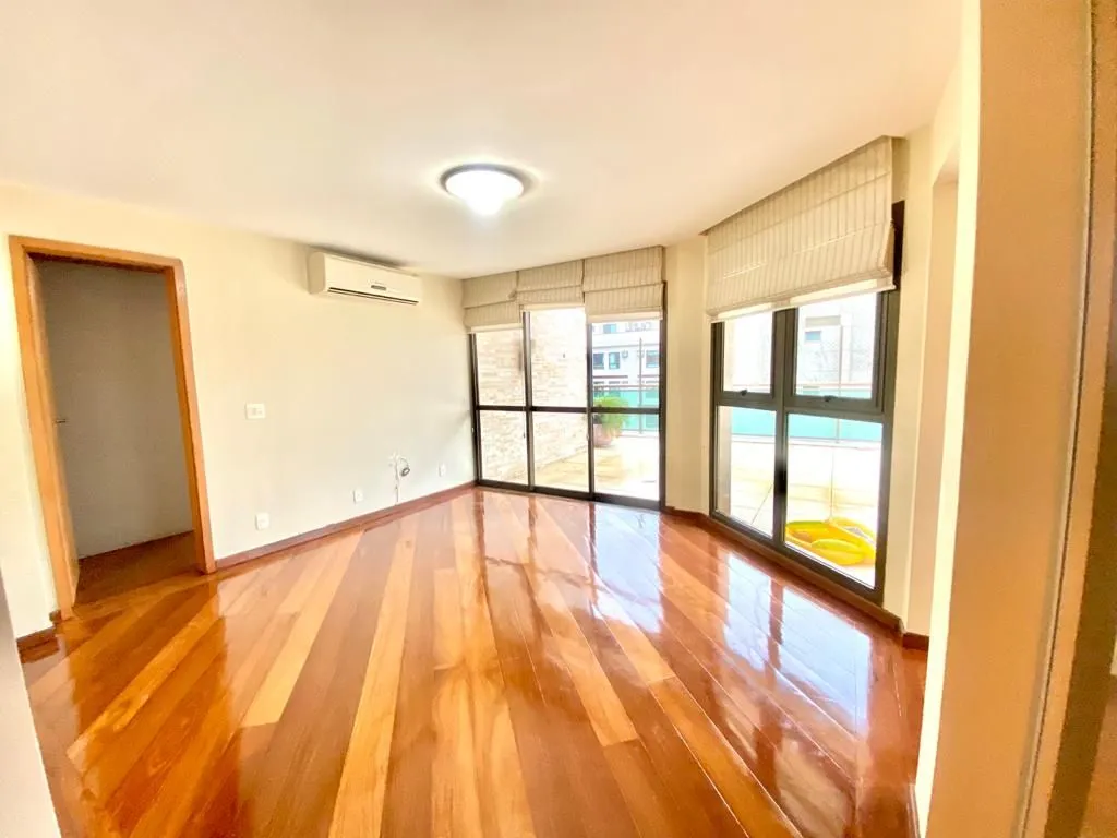 Apartment on the 14th floor with a grill on the balcony — photo 44