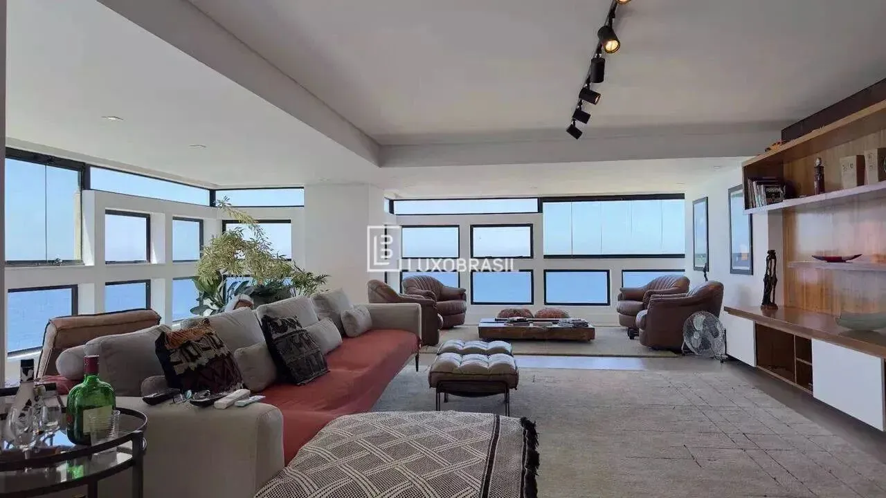 Furnished 3-bedroom apartment with 4 bathrooms and 330 m² — photo 3
