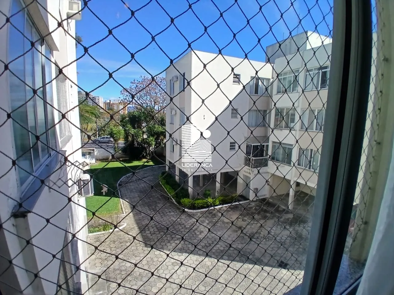 1-bedroom apartment with 1 parking space and 45 m² — photo 2