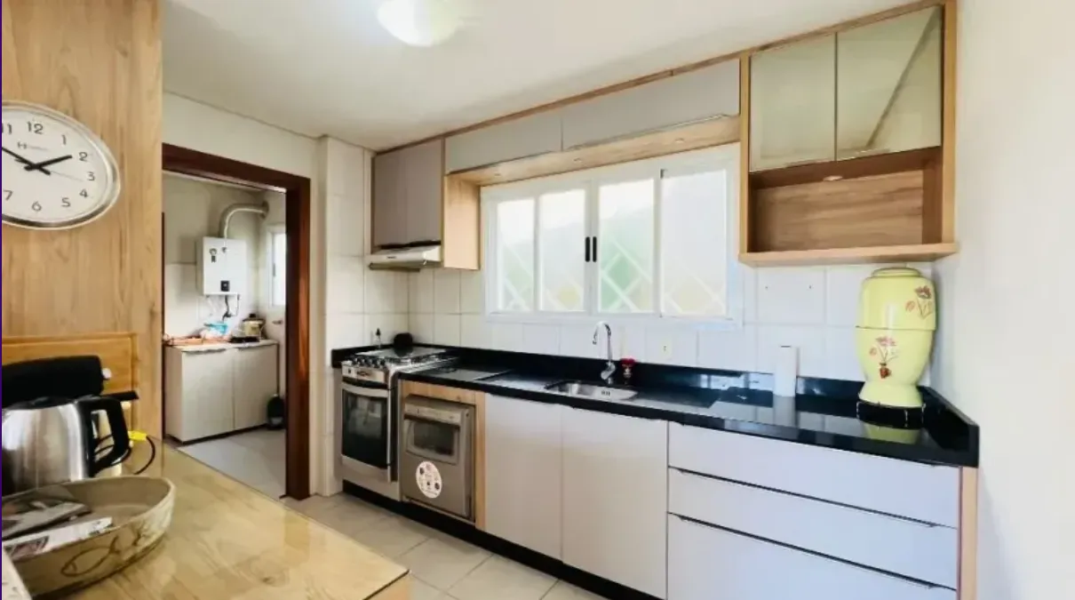 3-bedroom house with a balcony built-in BBQ — photo 12