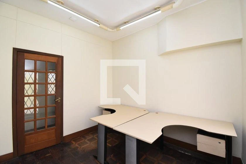 Casa com 5 quartos, 3 banheiros e cozinha separada — photo 34