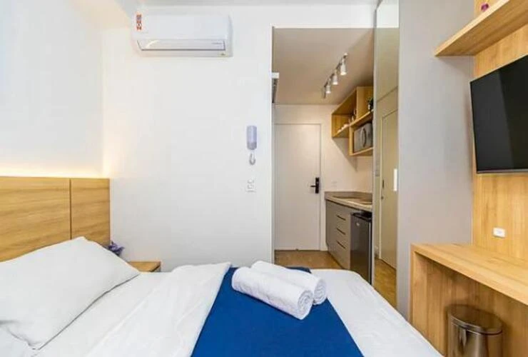 One-bedroom apartment in a building with a coworking space — photo 7