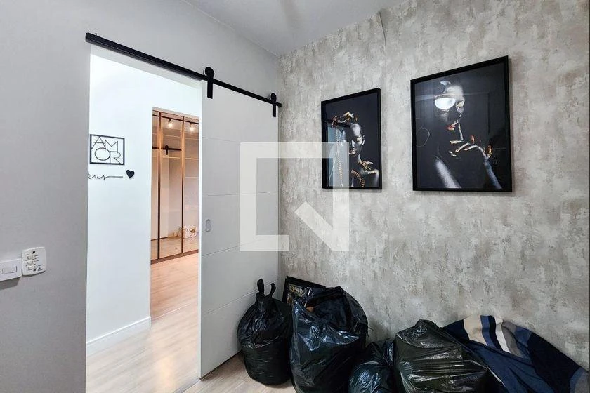 Furnished apartment, 58 m², with a glass-enclosed balcony — photo 22