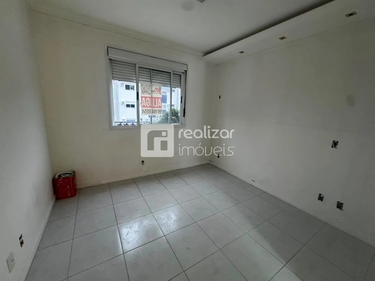 3-bedroom apartment with a built-in balcony grill — photo 25