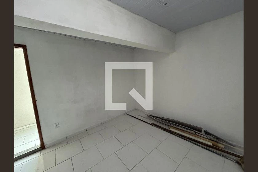 1-bedroom apartment with fitted kitchen and balcony — photo 9
