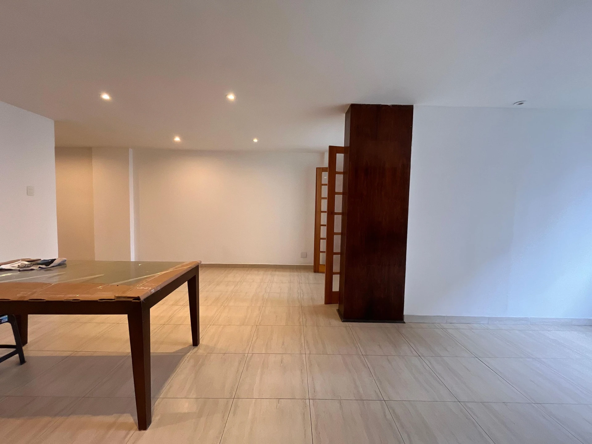 3-bedroom apartment with separate kitchen and electric stove — photo 35