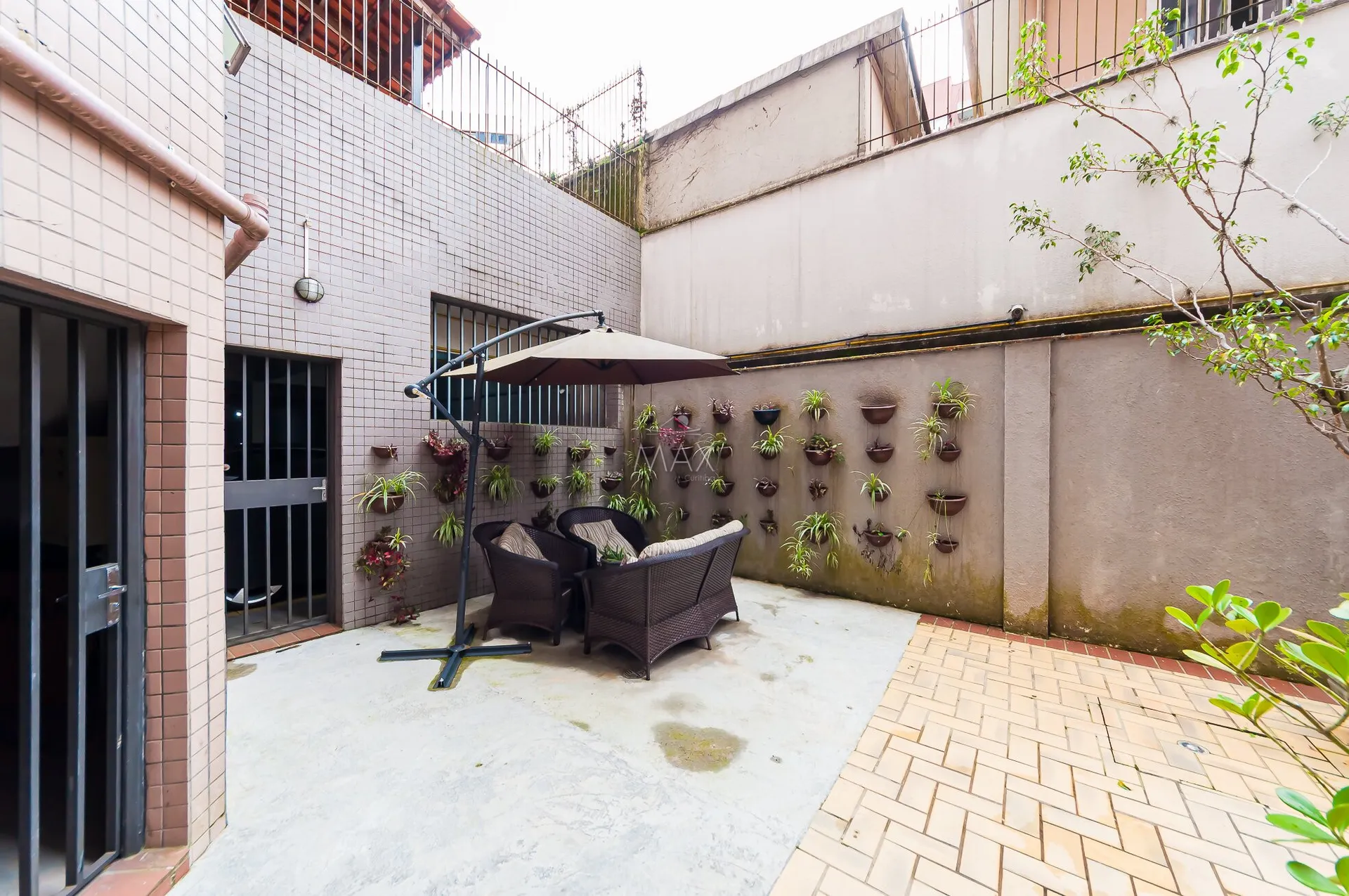 Furnished apartment, 89 m², with a glass-enclosed balcony — photo 16
