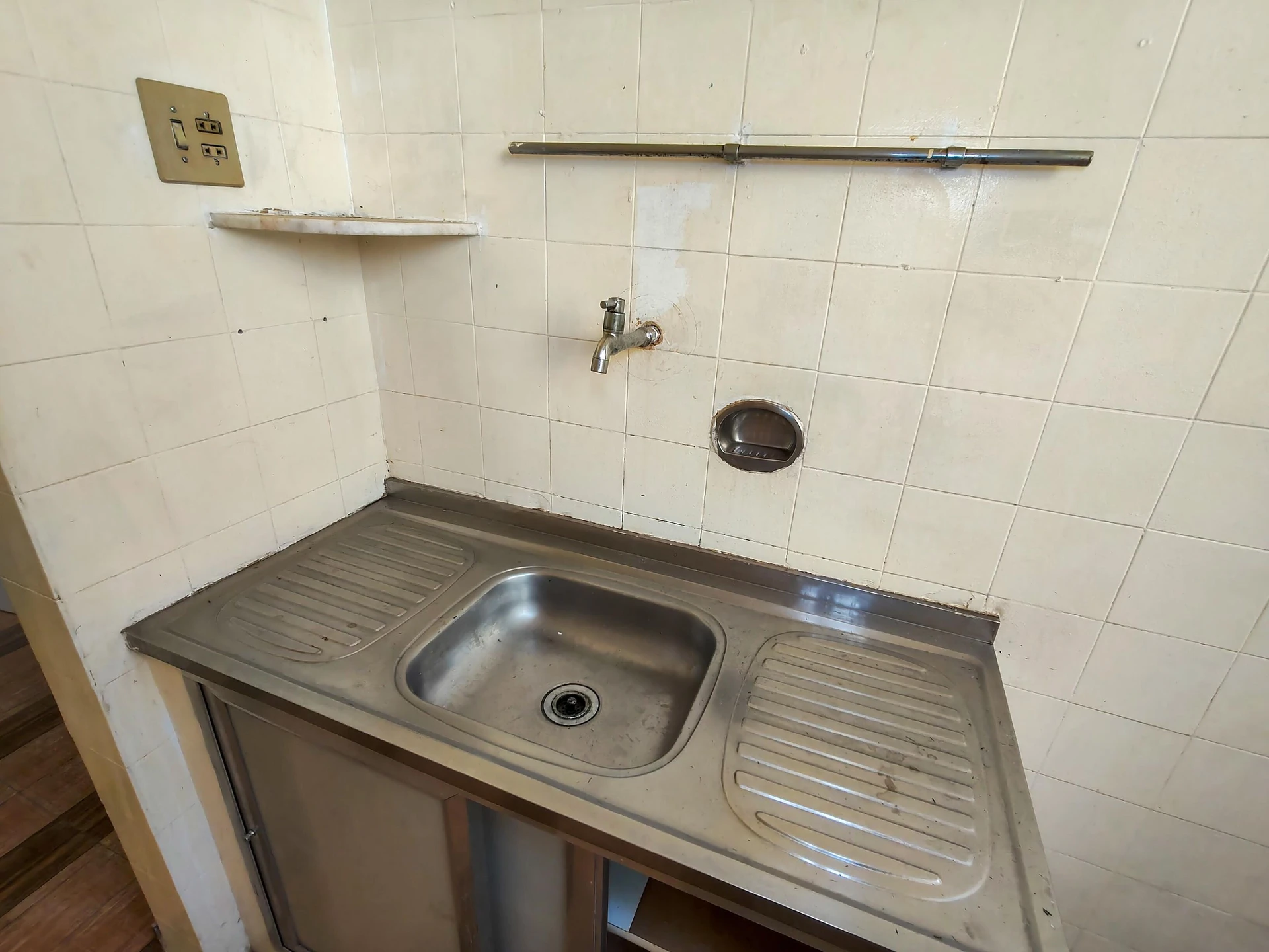 2-bedroom apartment, 60 m² — photo 2