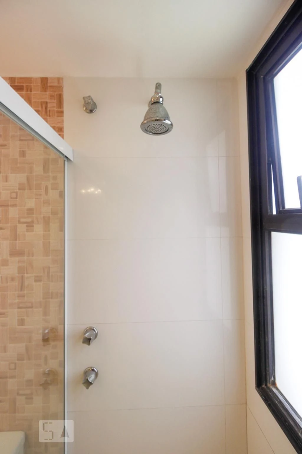 Furnished apartment, 90 m², with a glass-enclosed balcony — photo 29