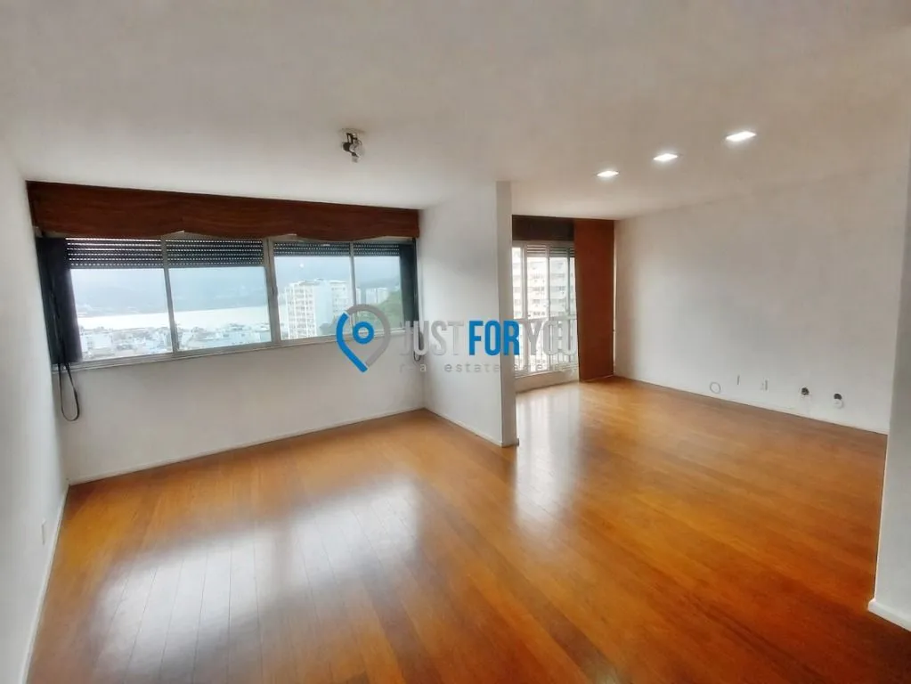 134 m² apartment with a washing machine and a walk-in closet