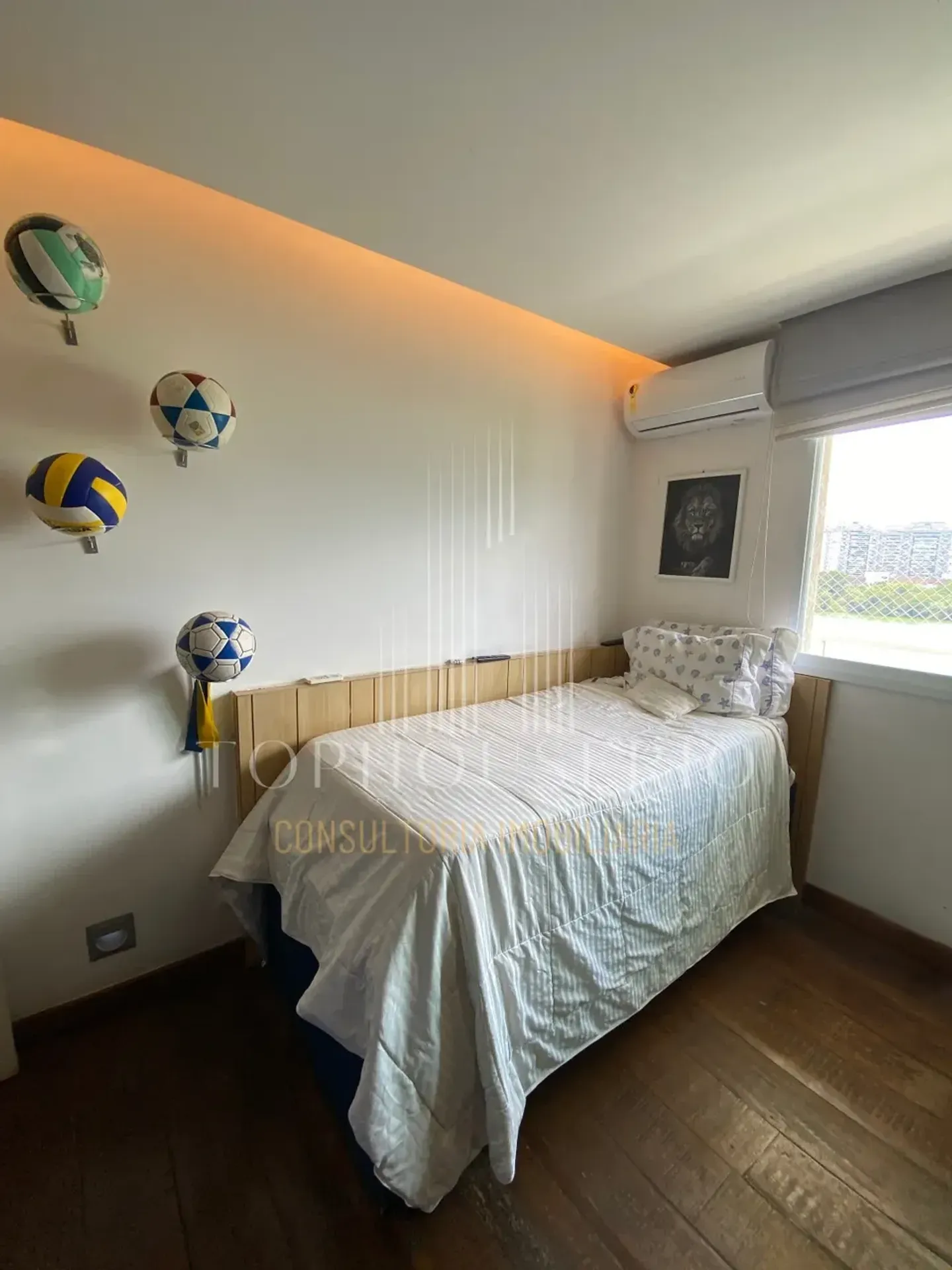 Furnished penthouse with 3 bedrooms and 4 bathrooms — photo 36