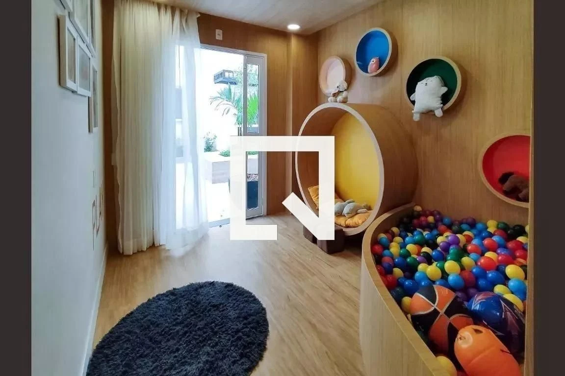 One-bedroom apartment in a building with a gym — photo 22