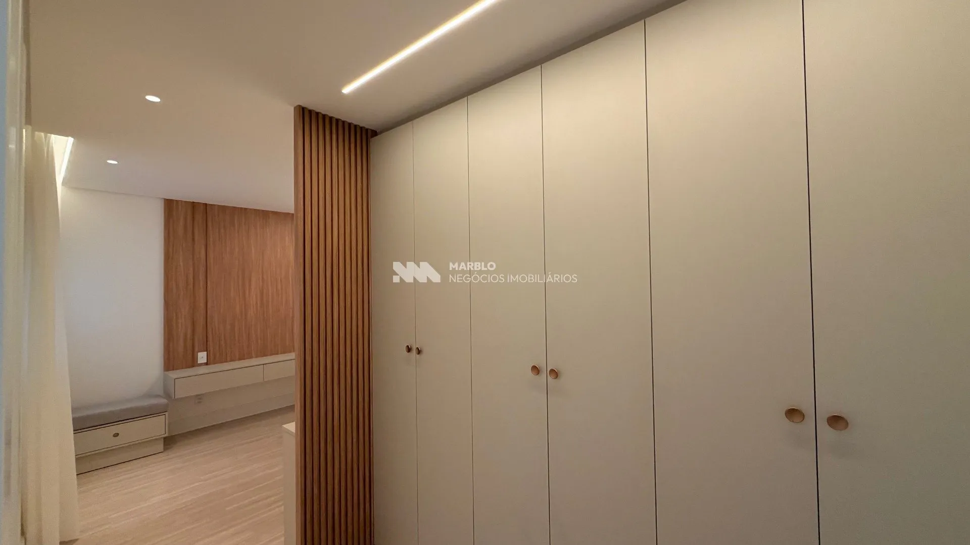 Apartment on the 5th floor with floor-to-ceiling windows — photo 23