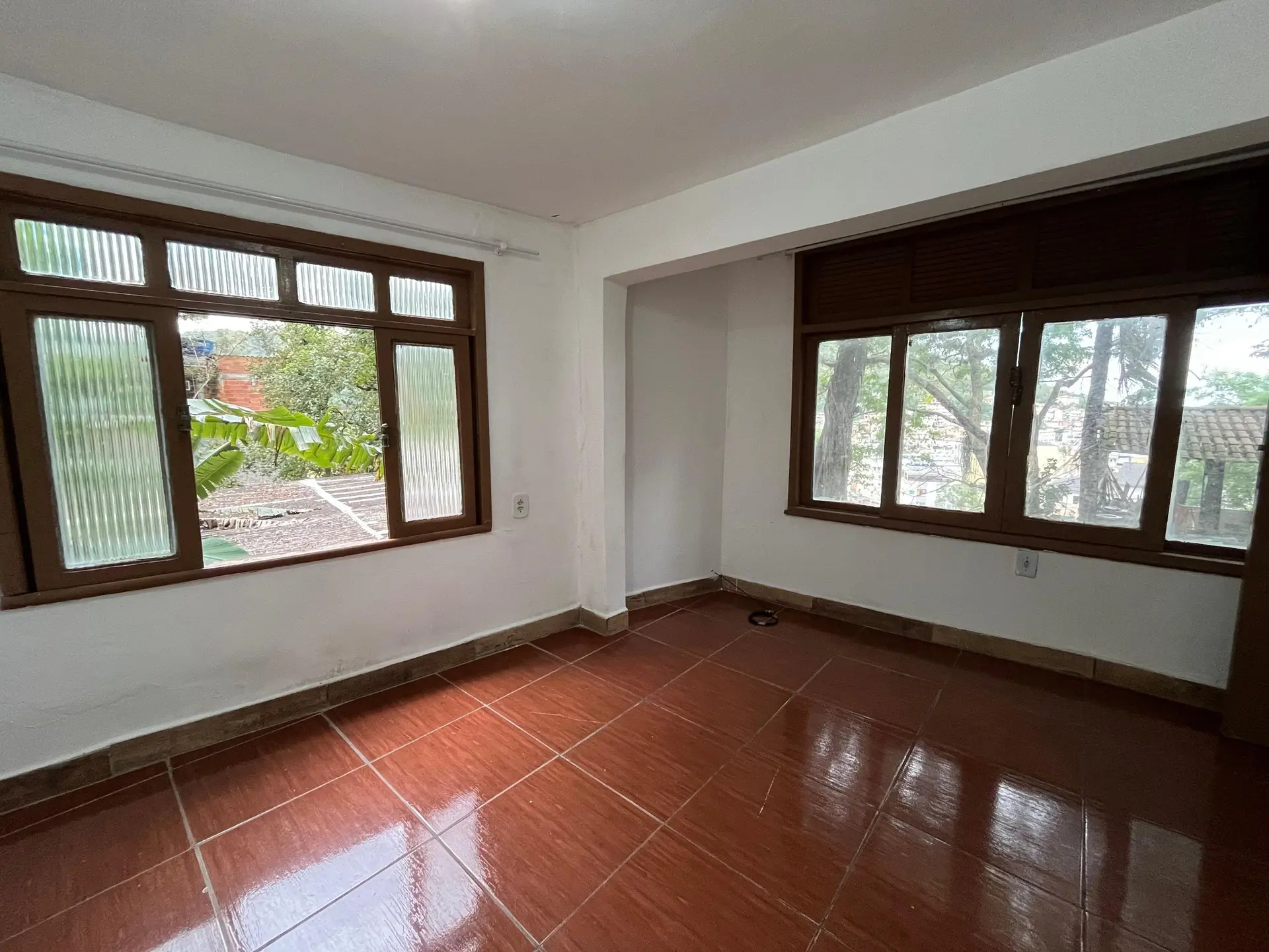 Casa de 1 quarto com cozinha compacta e área de serviço — photo 2