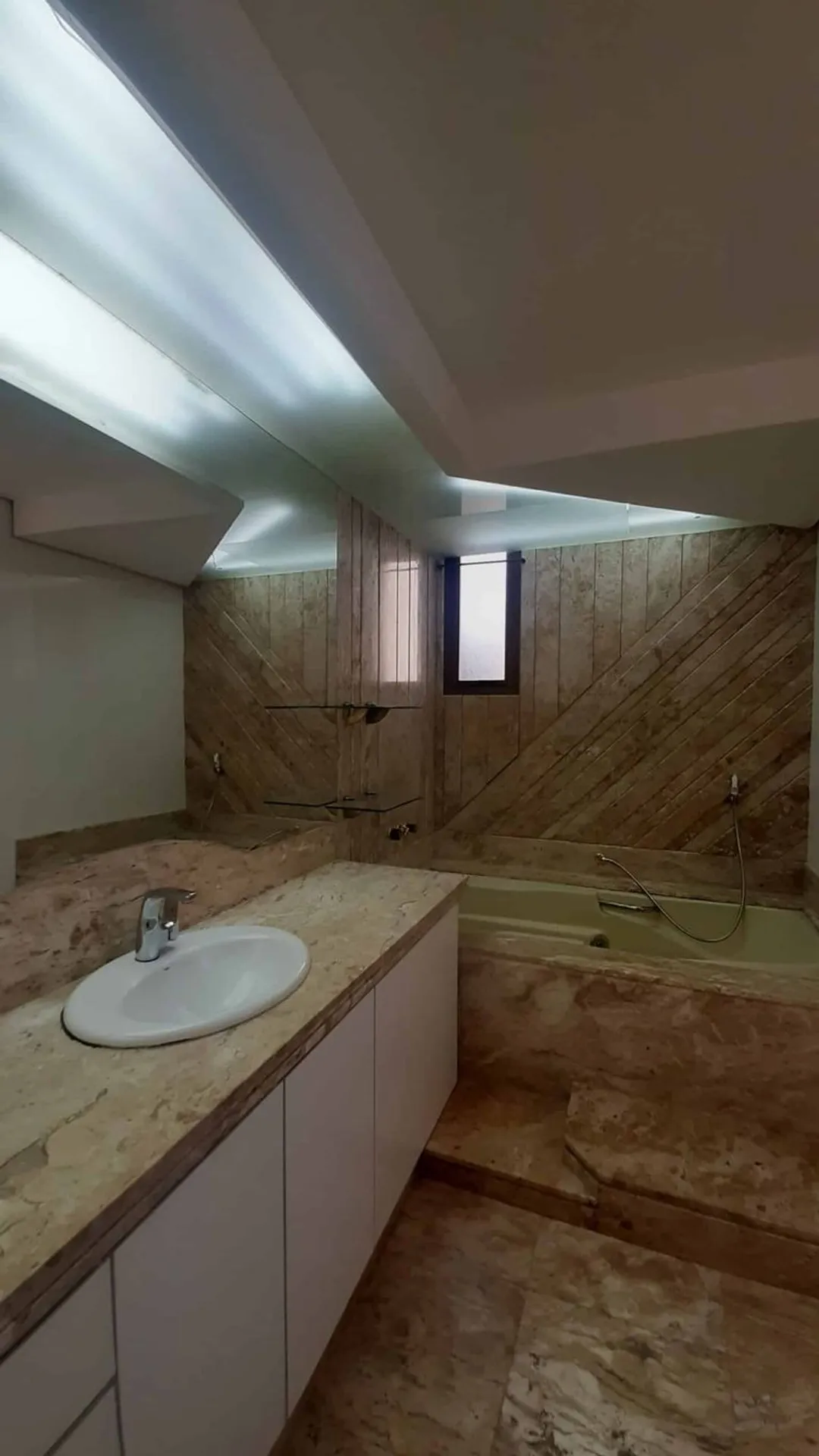 283 m² apartment with 4 bedrooms and 2 en-suites — photo 48