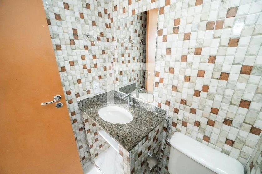 3-bedroom apartment with a washing machine — photo 21