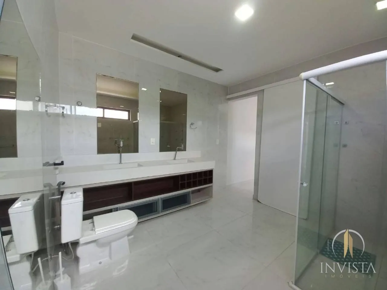 Furnished house, 481 m², with floor-to-ceiling windows — photo 58