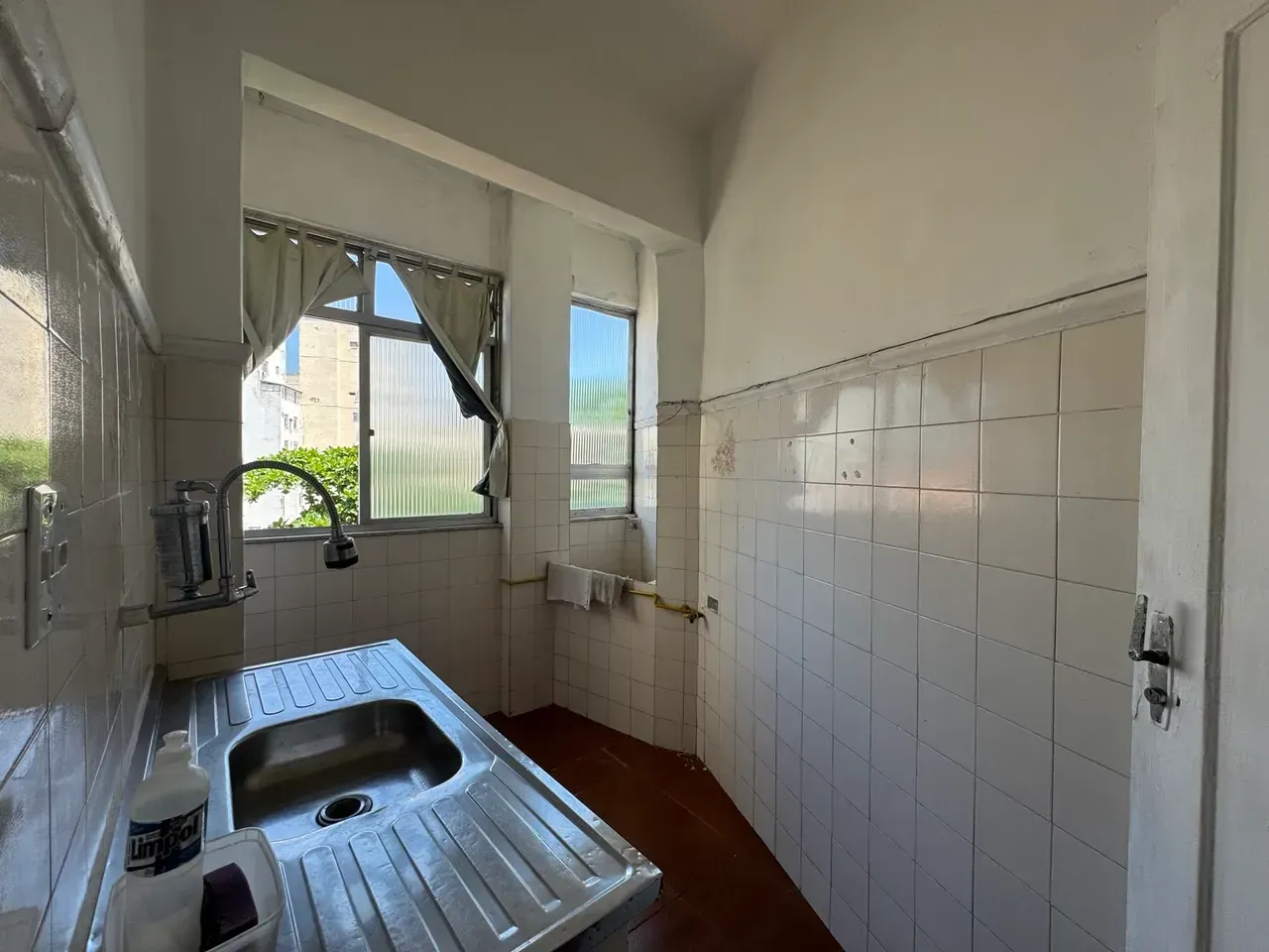 Apartment on the 6th floor with wood or laminate floors — photo 9