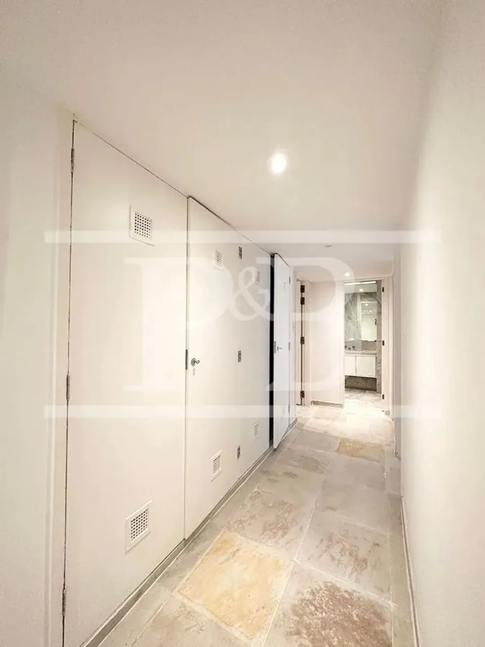 3-bedroom apartment with enclosed glass balcony — photo 12