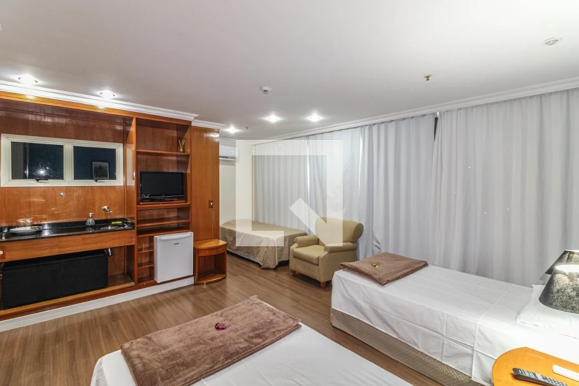 Furnished 1-bedroom apartment with balcony