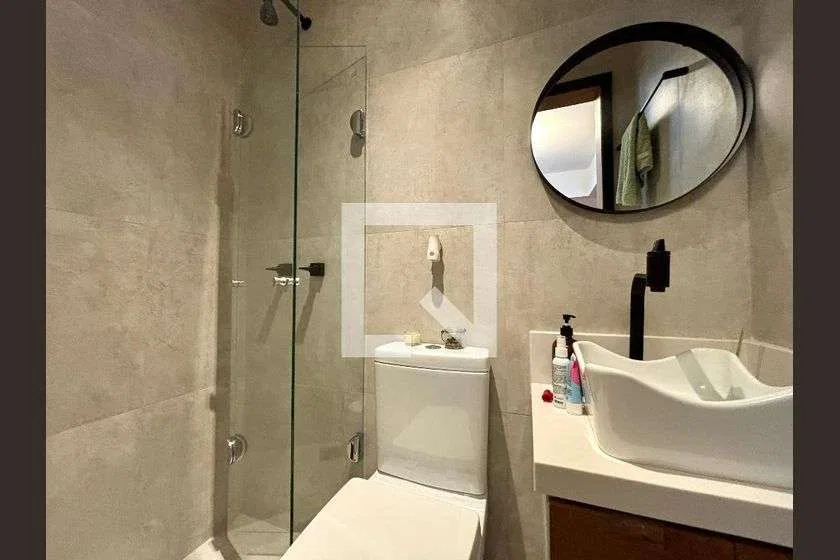 Renovated 2-bedroom apartment with city view, 85 m² — photo 28