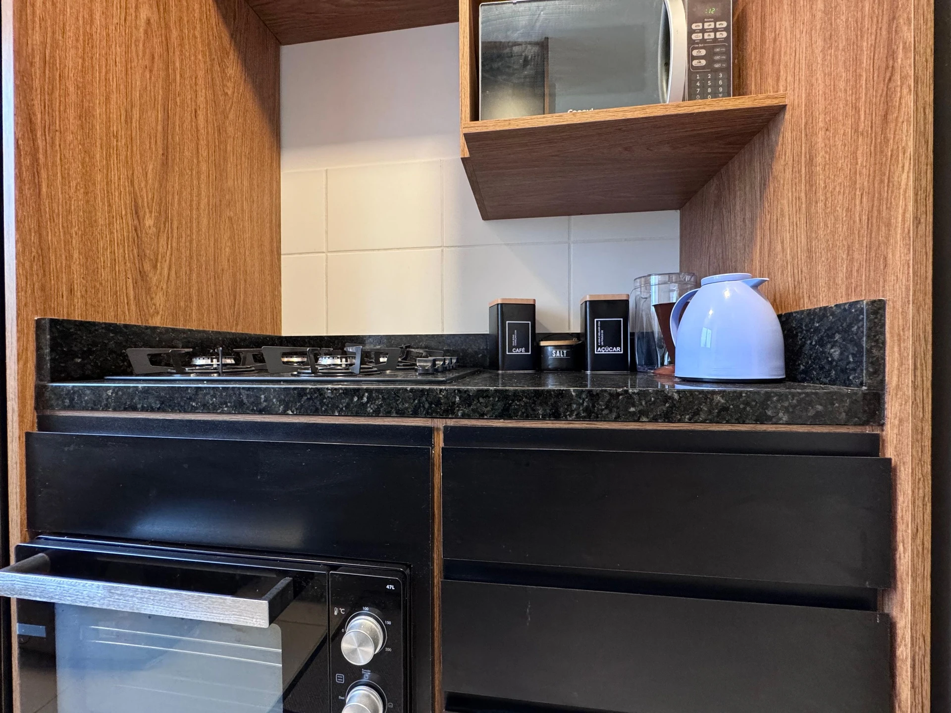 Furnished apartment with 2 bedrooms and a balcony — photo 34