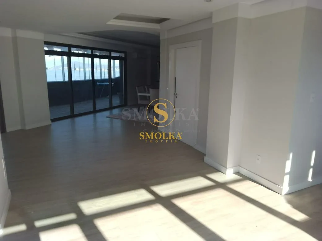 3-bedroom apartment with a water view in Florianópolis — photo 31