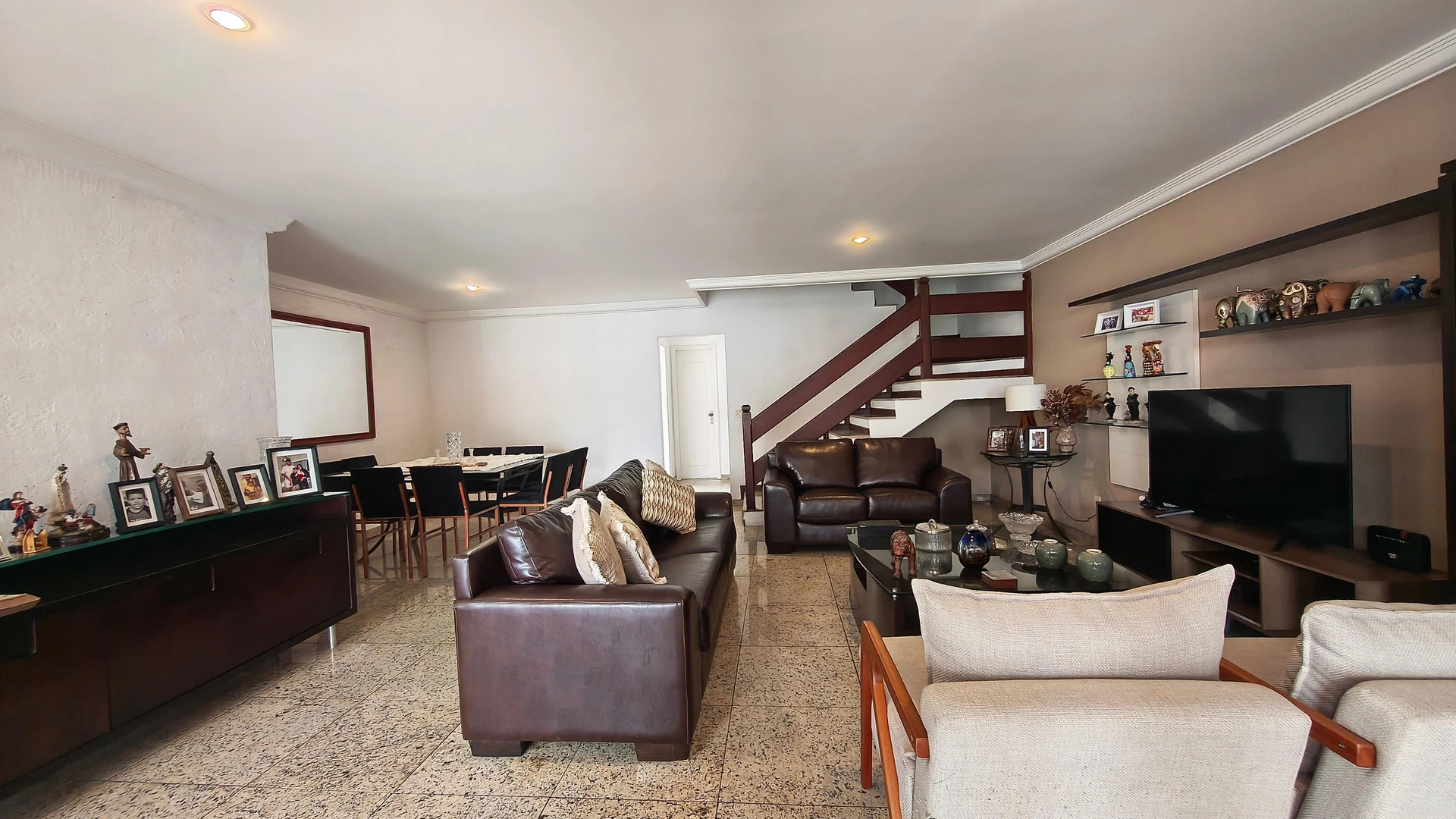 5 quartos e varanda gourmet: casa de 290 m² — photo 3