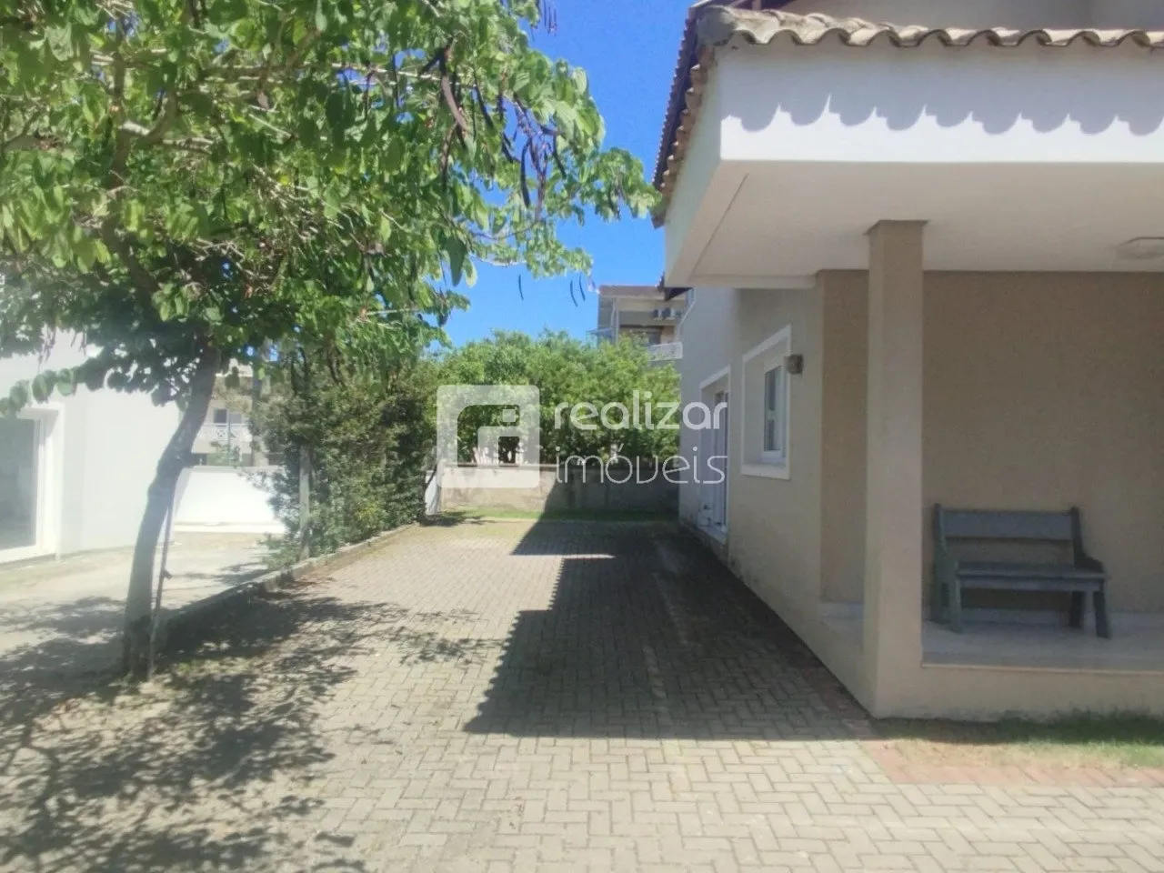 Furnished house with 4 bedrooms and 190 m² plus a garden — photo 42