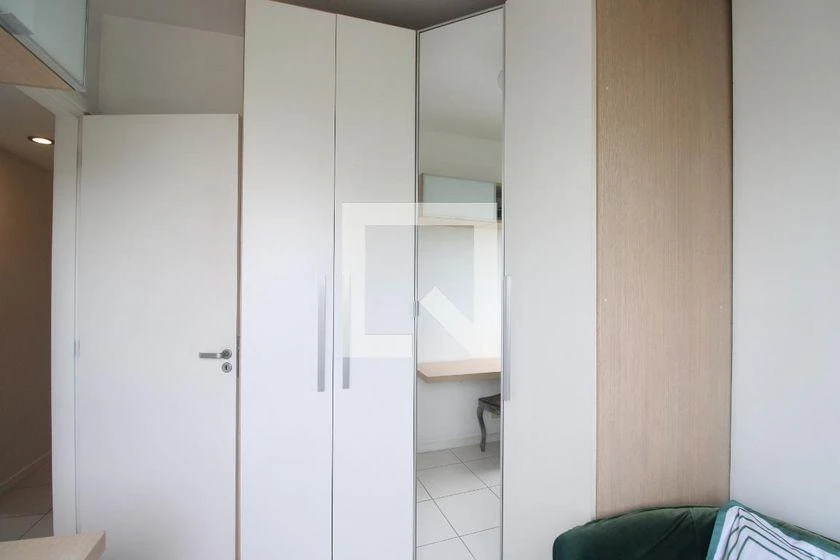 Furnished apartment, 83 m², with a glass-enclosed balcony — photo 14