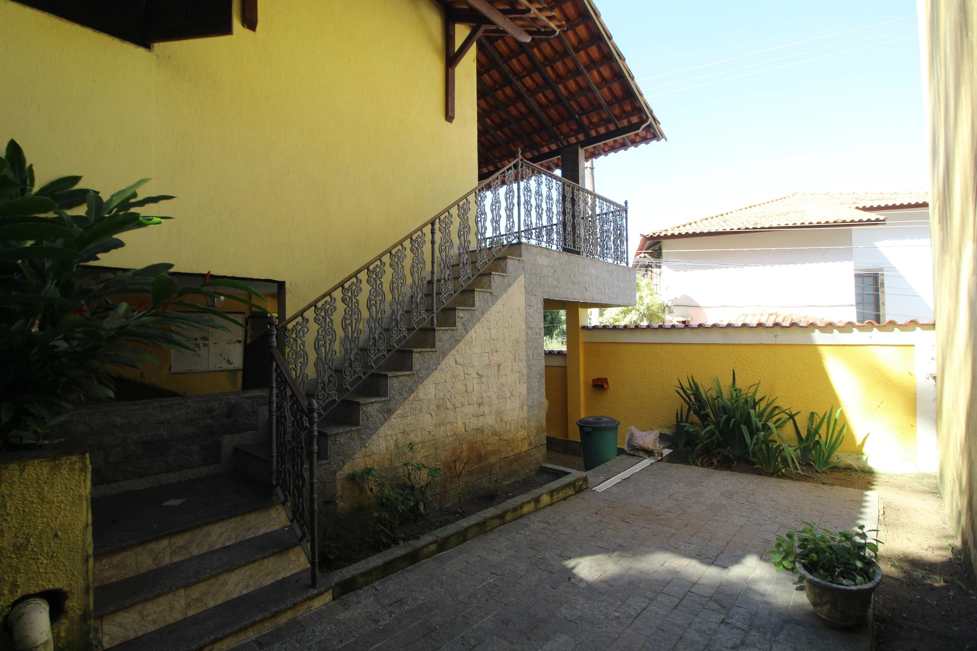 House with 2 bedrooms, private garden and balcony — photo 25