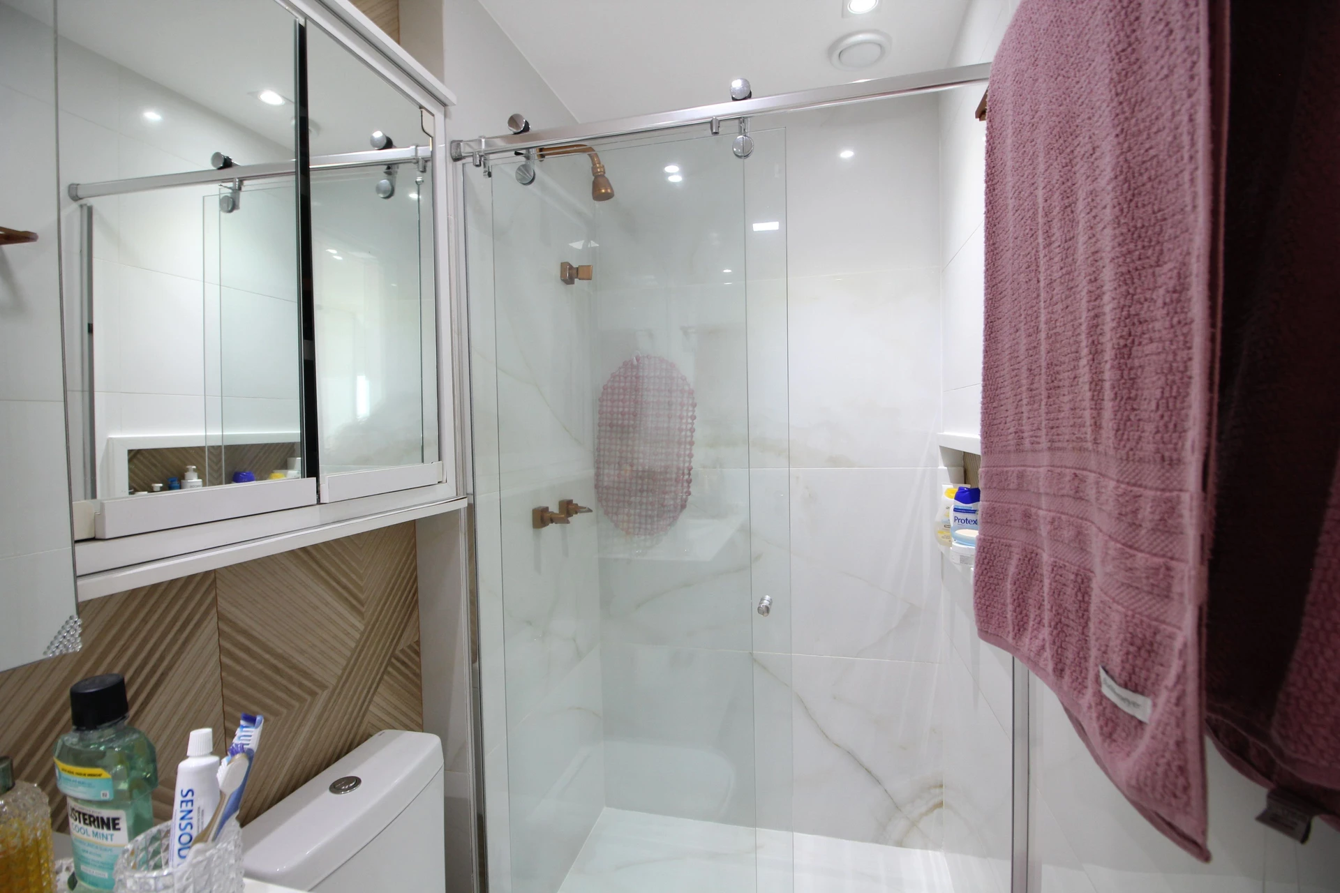 Rental apartment with 4 bedrooms and 4 bathrooms — photo 43
