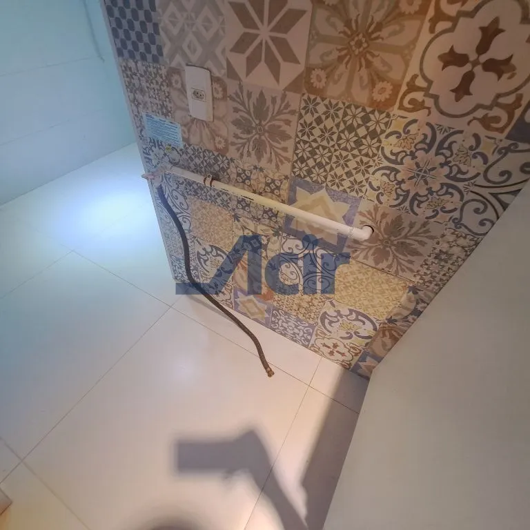 Wood or laminate floors in a one-bedroom apartment, 39 m² — photo 5