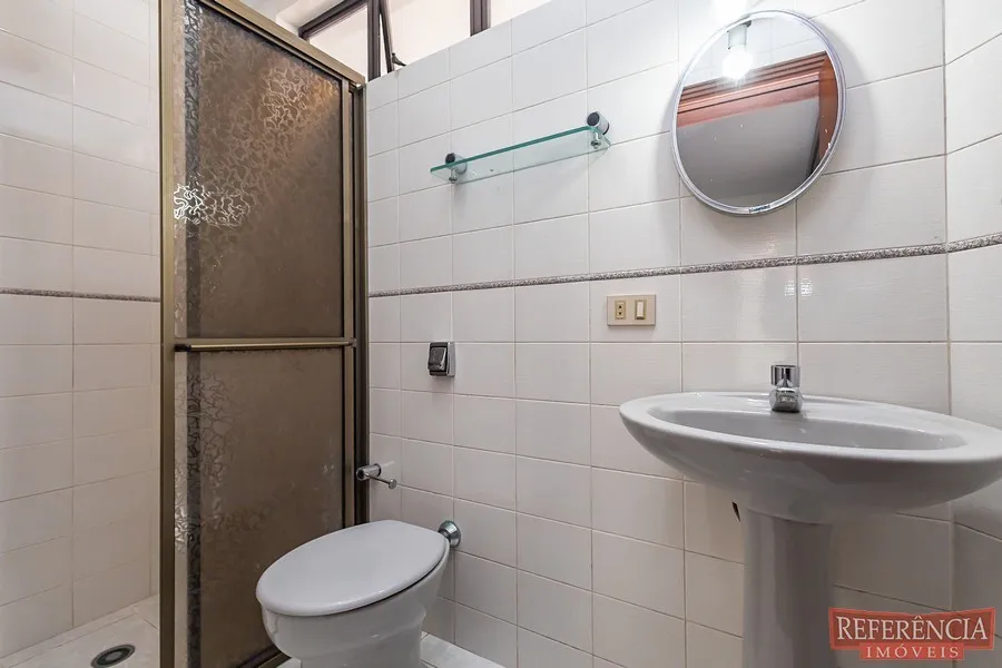 Condo house with 3 bedrooms and a closed kitchen — photo 39