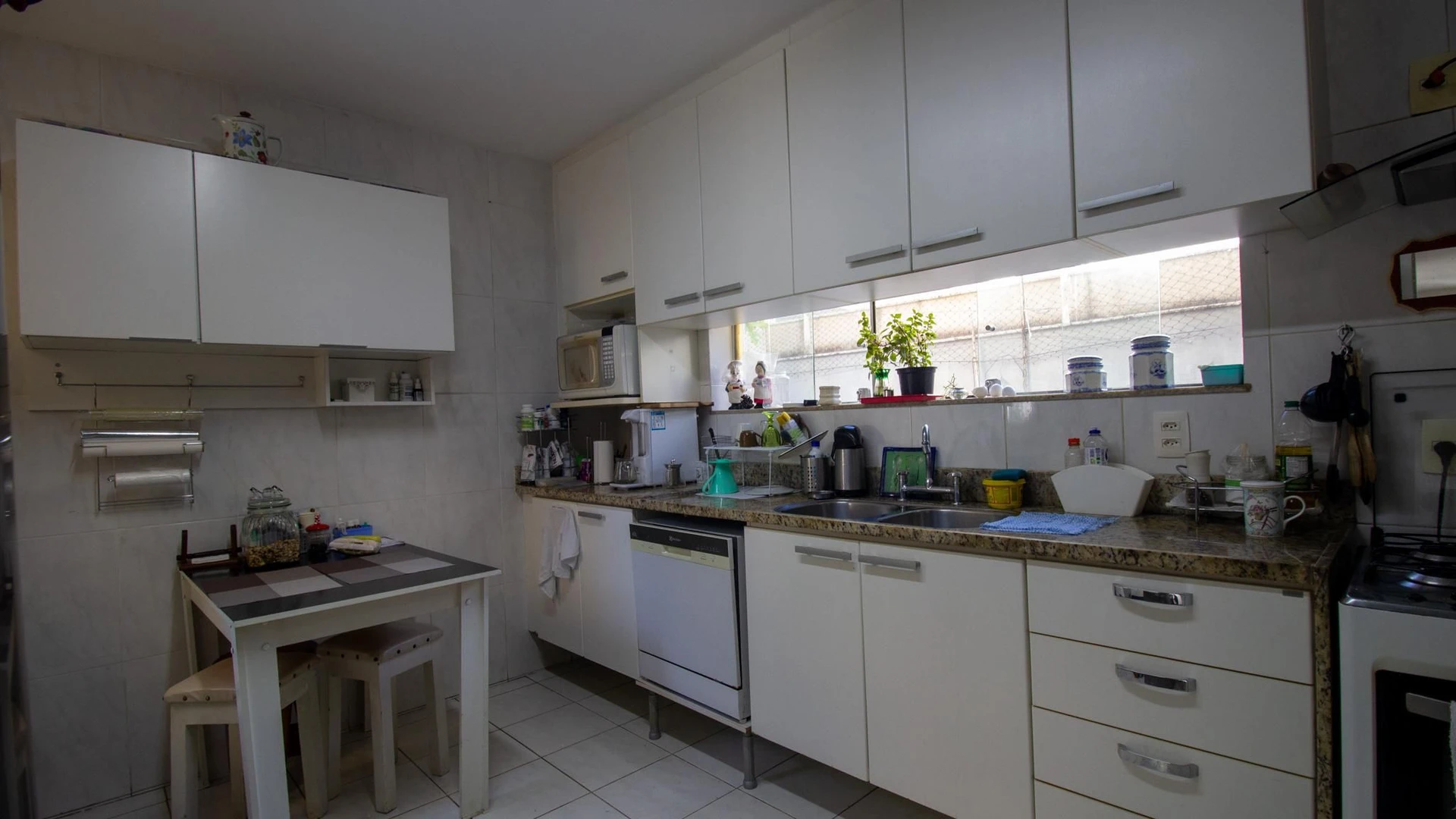 Furnished house with 4 bedrooms and private garden — photo 2