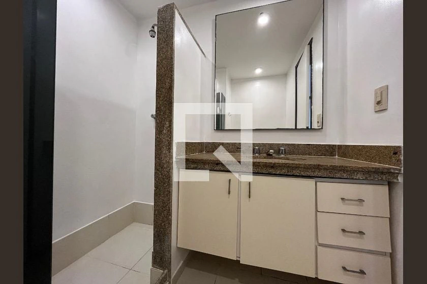 Glass-enclosed balcony in a 3-bedroom apartment, 103 m² — photo 29