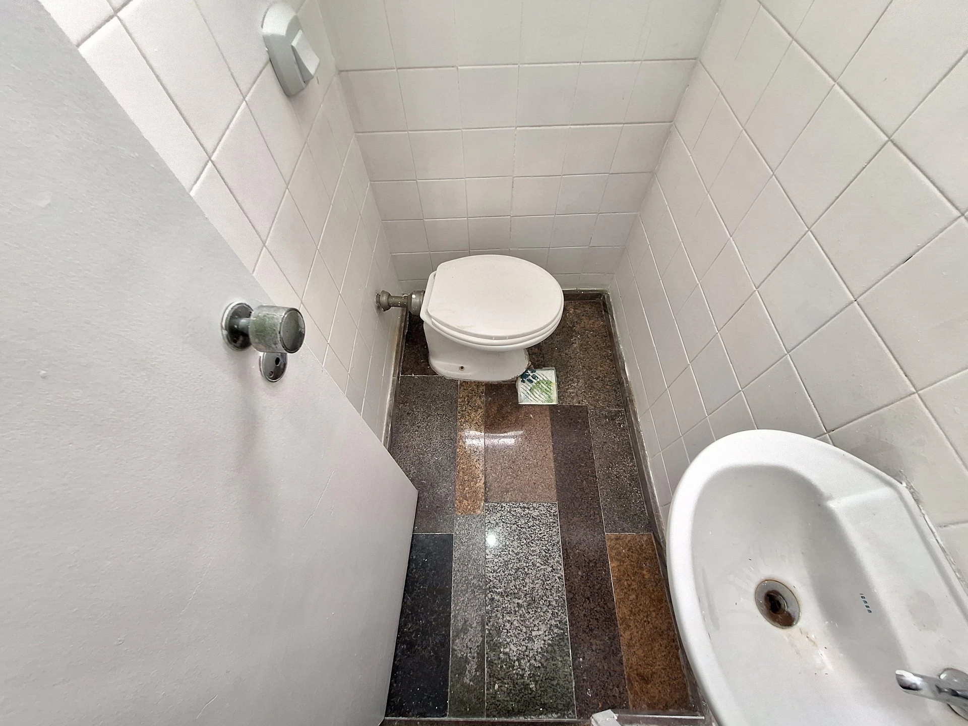 Apartamento de 75 m² com jacuzzi e varanda envidraçada — photo 24