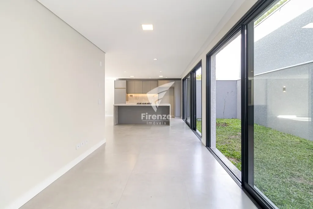 Furnished house with 4 bedrooms and 320 m² — photo 102