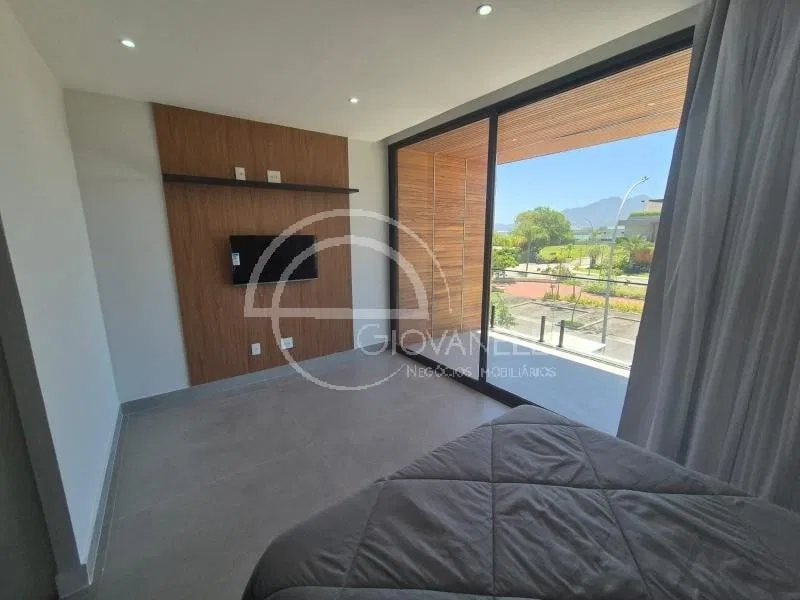 Furnished house with 4 en-suites and open-plan kitchen — photo 21
