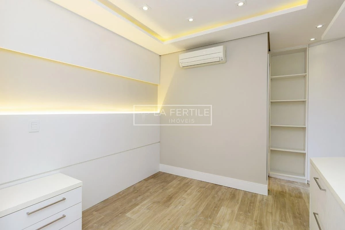Apartment, 158 m², with a walk-in closet — photo 28