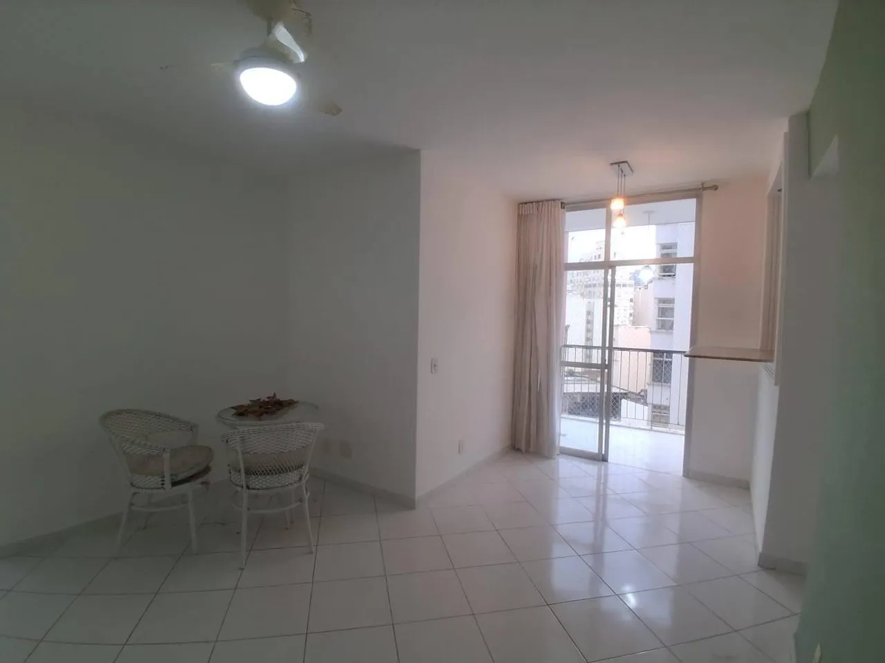 2-bedroom apartment in a building with a gym — photo 4