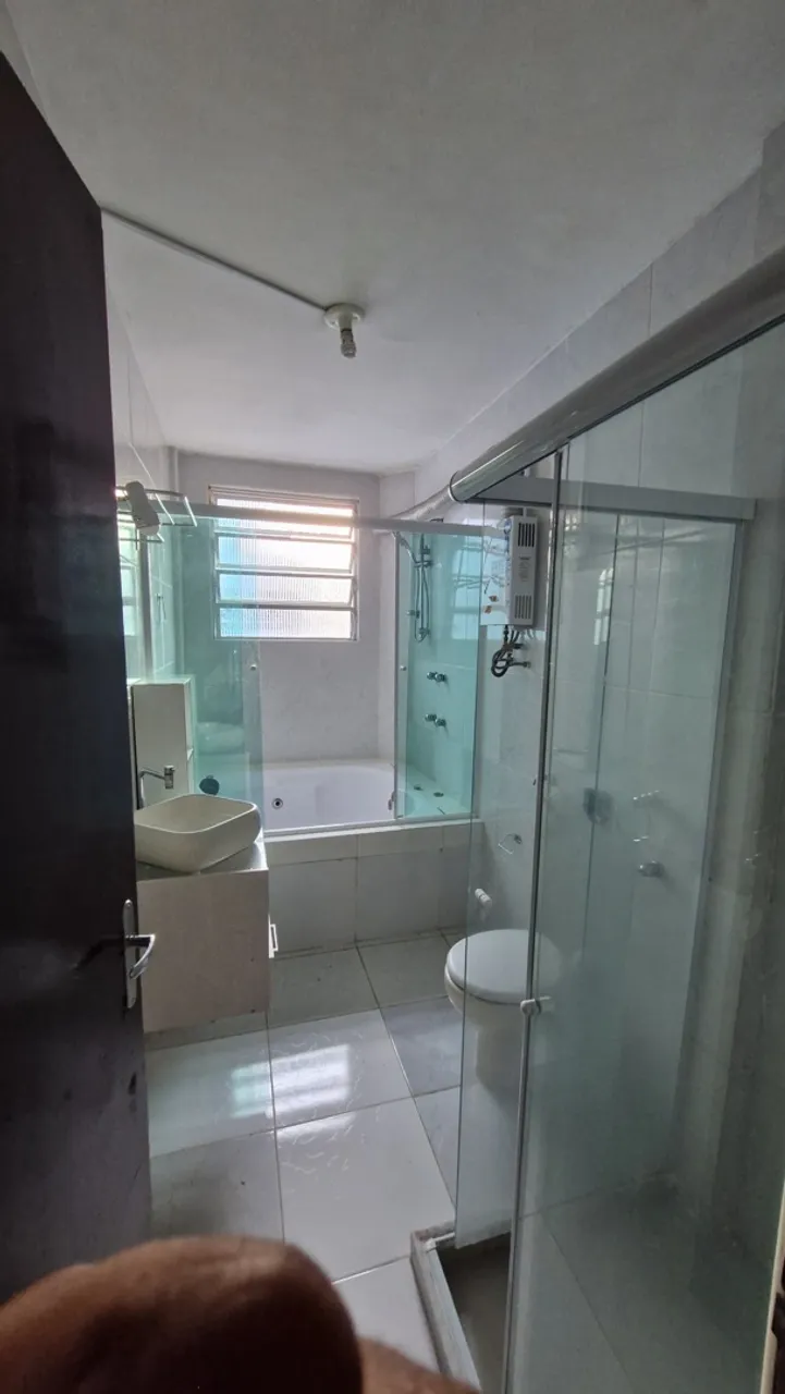 Bathtub in a 2-bedroom apartment, 95 m² — photo 4
