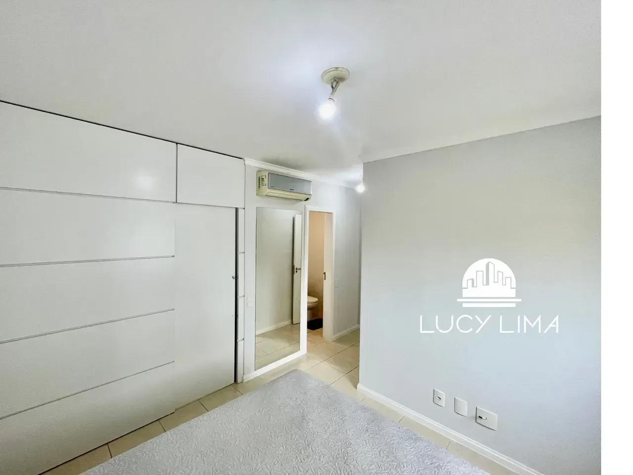 Furnished apartment, 100 m², with floor-to-ceiling windows — photo 11