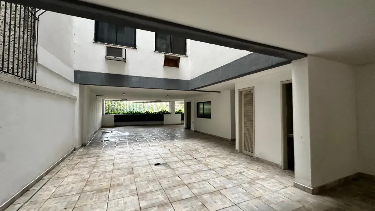 4-bedroom apartment with glassed-in balcony — photo 43